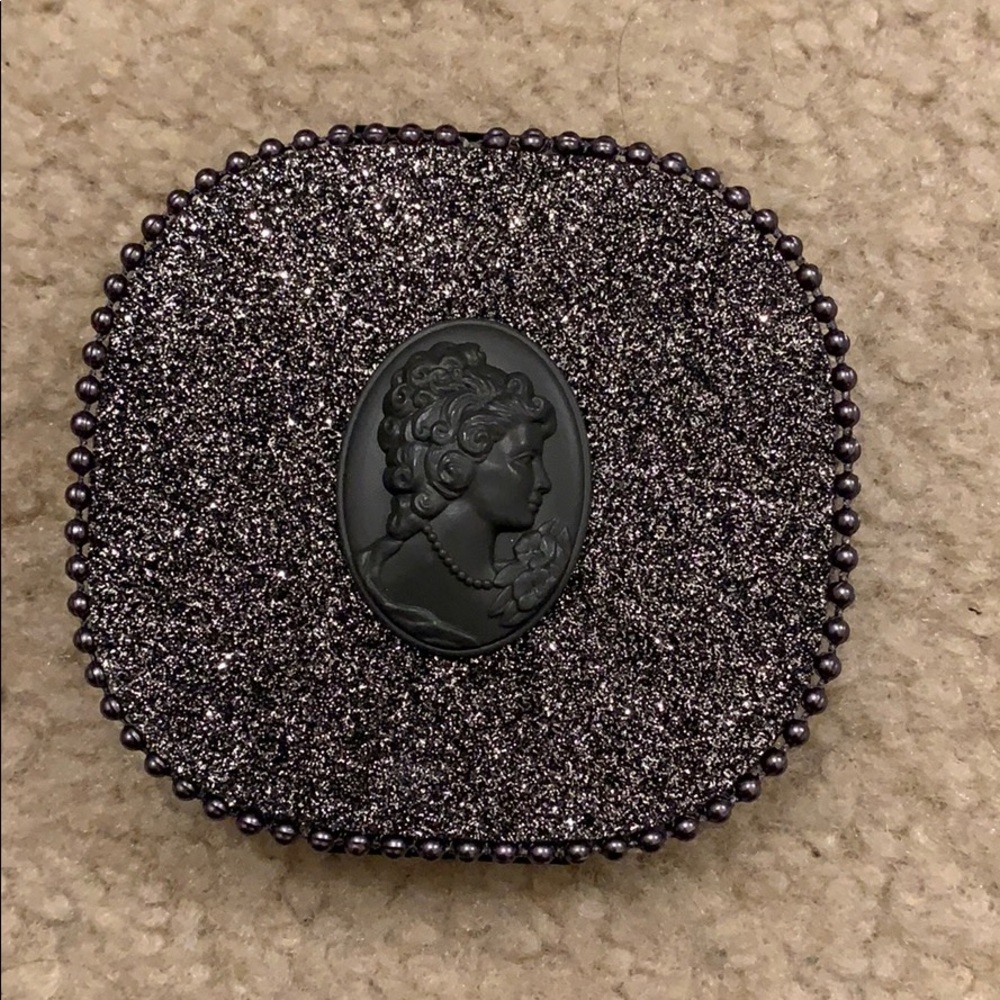 MAC Keepsakes Eye shadow. Plum palette.